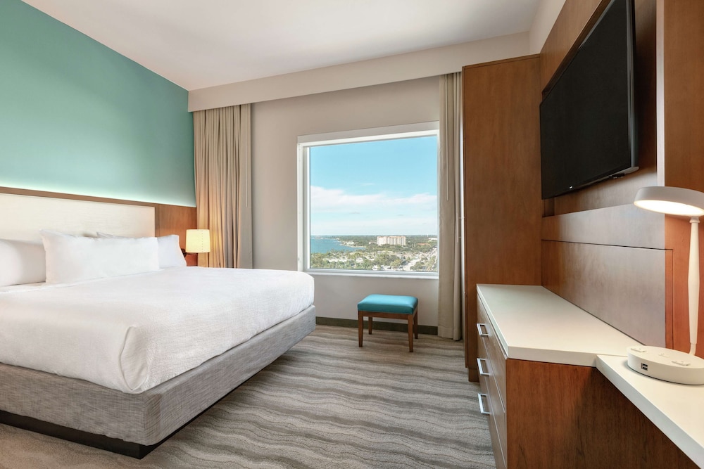Premium Suite, 1 King Bed, Accessible (Hearing)