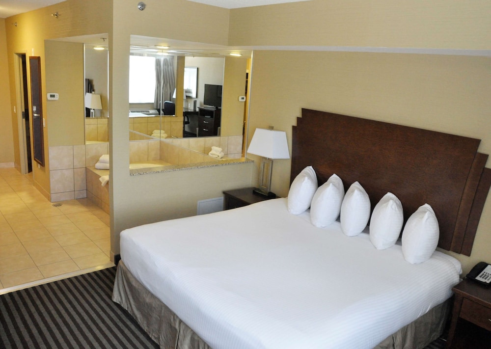 Suite, 1 King Bed, Jetted Tub, Tower