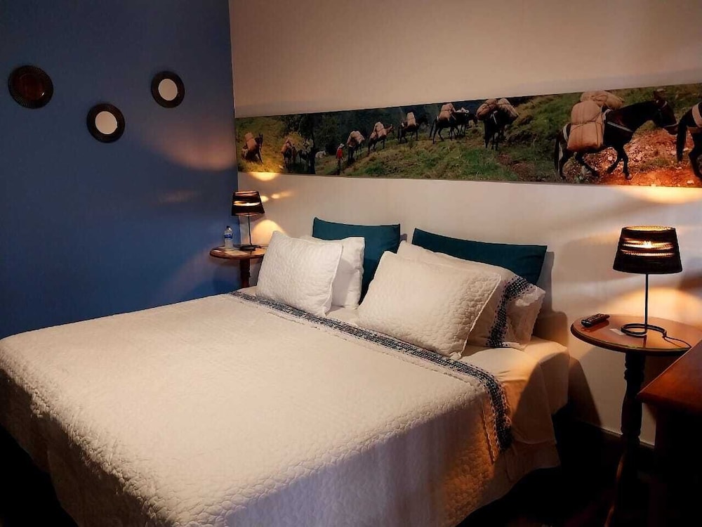 Business Suite, 1 King Bed photo 2