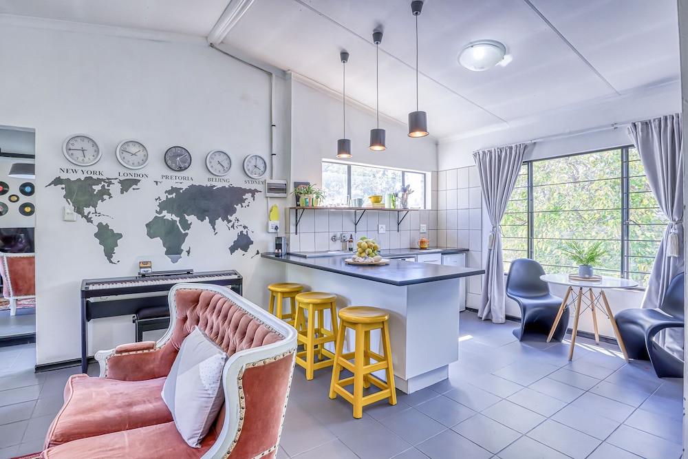 Family Apartment, 2 Bedrooms, Garden View photo 2