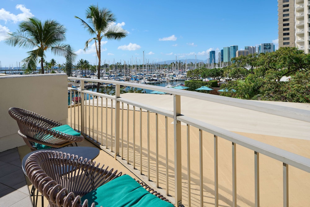 Luxury Junior Suite Partial Ocean View - Photo 8