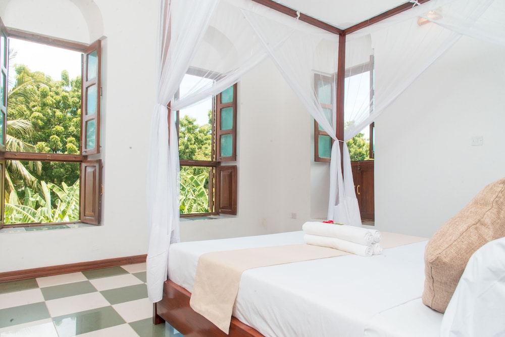 Deluxe Room, Ocean View - Photo 4