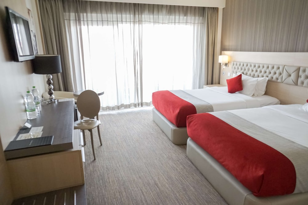 Deluxe Room, 2 Queen Beds, Ocean View photo 3