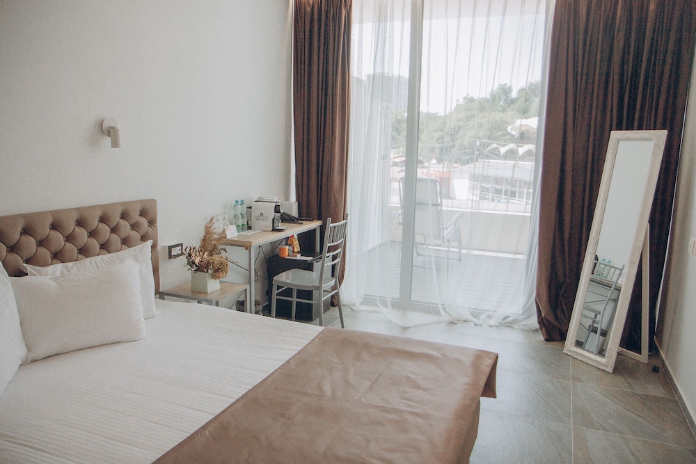 Superior Double or Twin Room photo 2