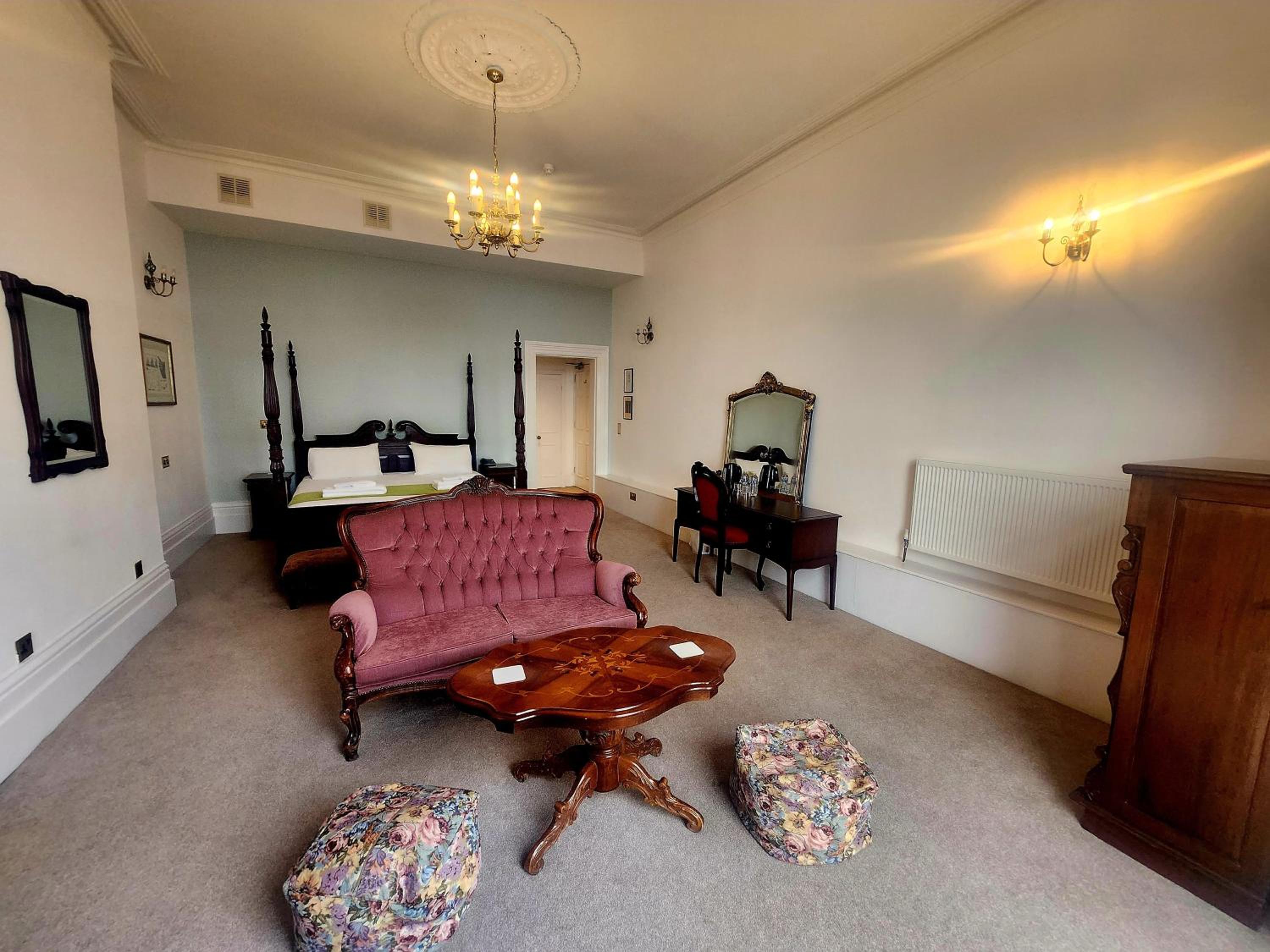Superior Suite - Photo 3