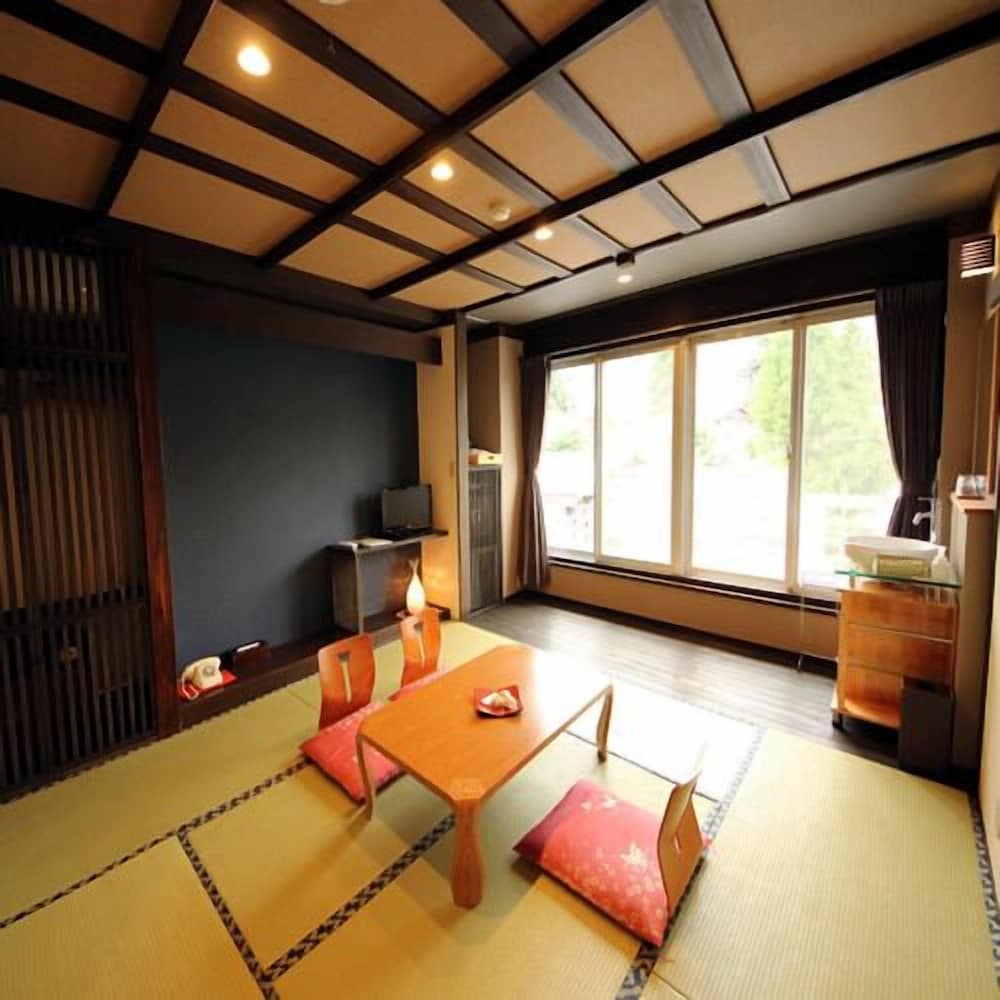 Japanese 8 Tatami Modern Room with Shared Bathroom photo 3