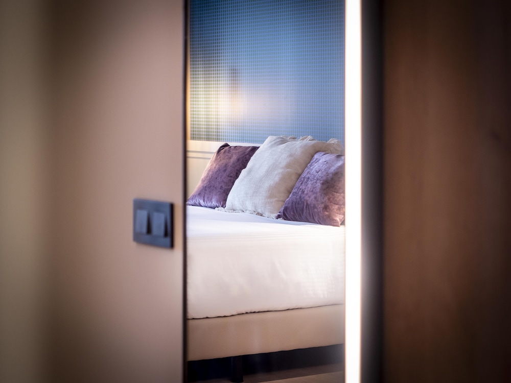 Triple Room (2 adults and 1 child) photo 2