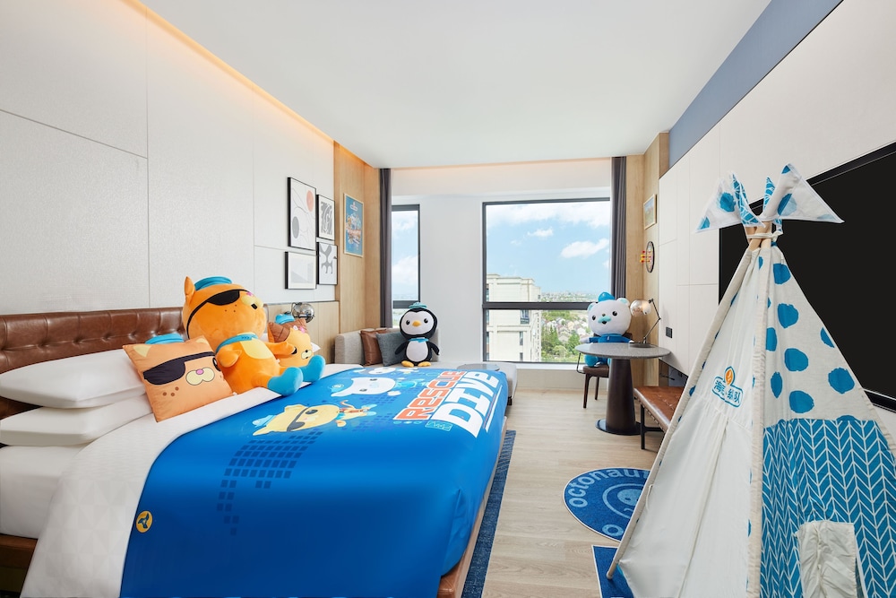 Design Room, 1 King Bed, City View