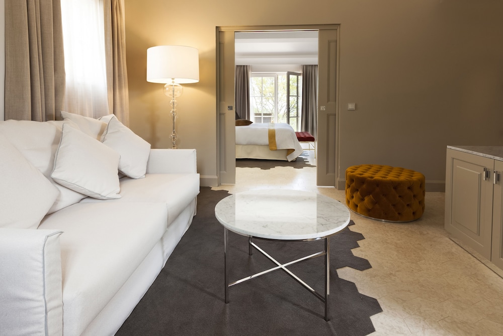 Suite - Photo 6