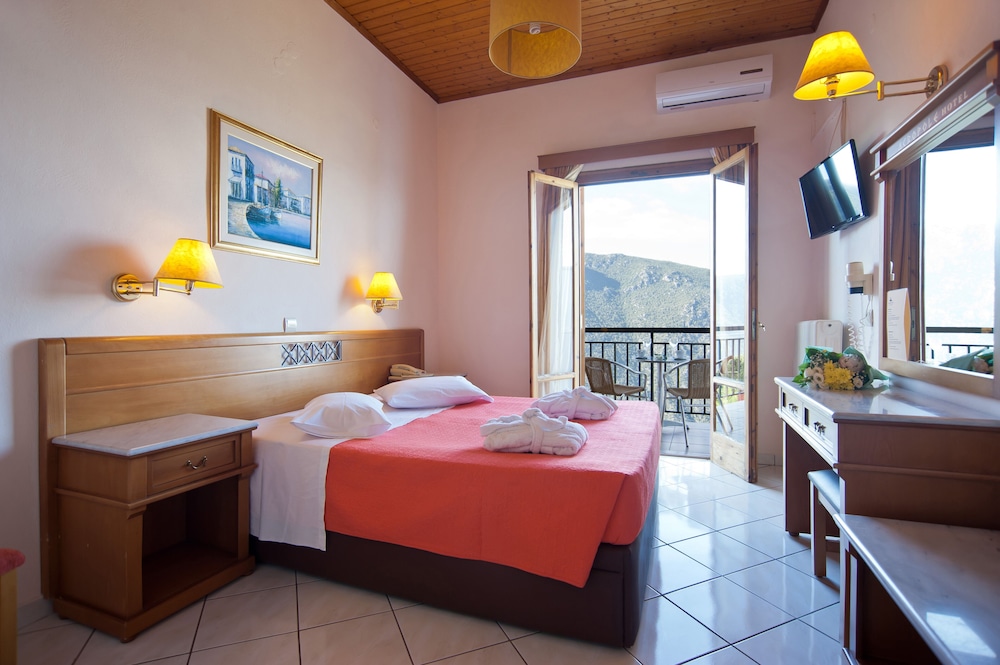 Double or Twin Room (Gorge View) - Photo 14