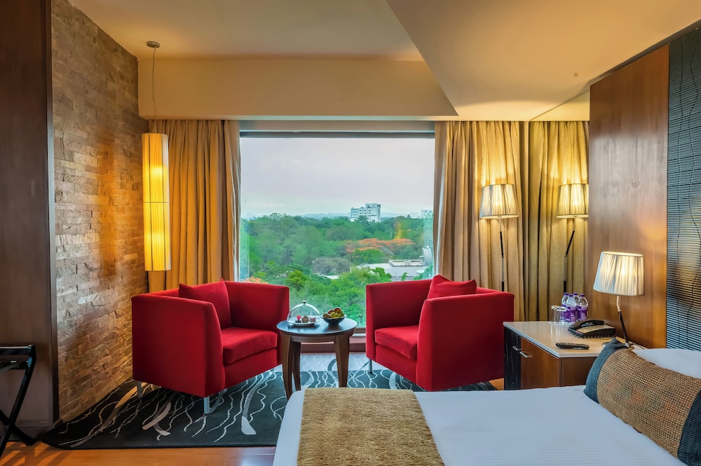 Suite with Bathtub, 2 way Airport Transfer - Photo 11
