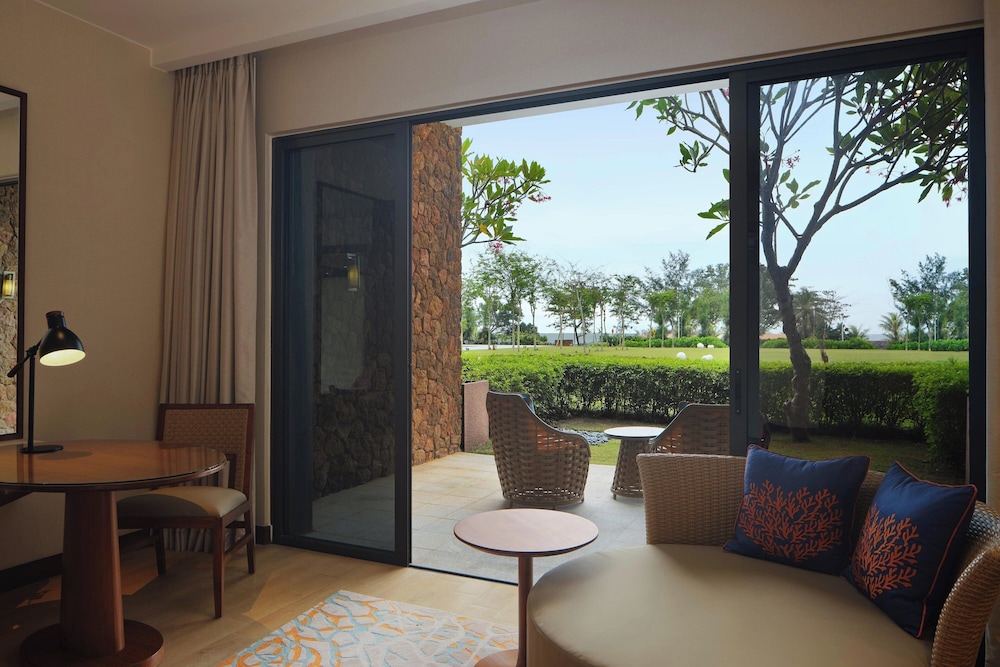 Room, 1 King Bed (Terrace)