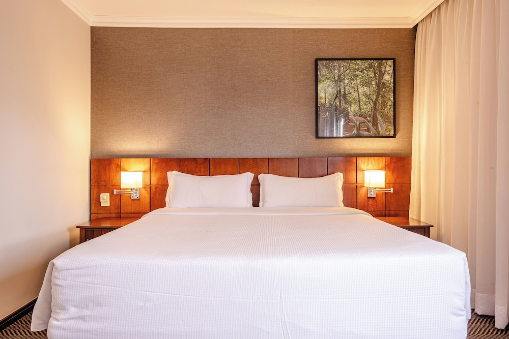 Deluxe Double Room, 1 King Bed, Balcony photo 3