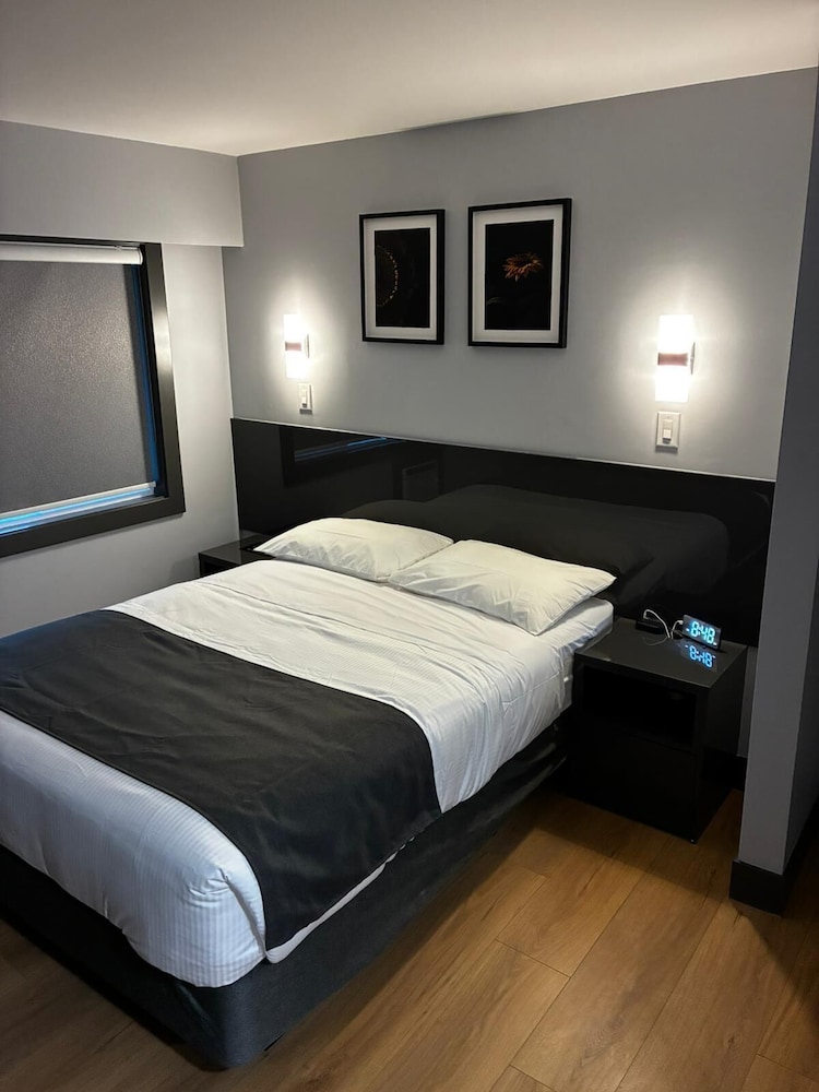 Standard Studio, 1 Queen Bed
