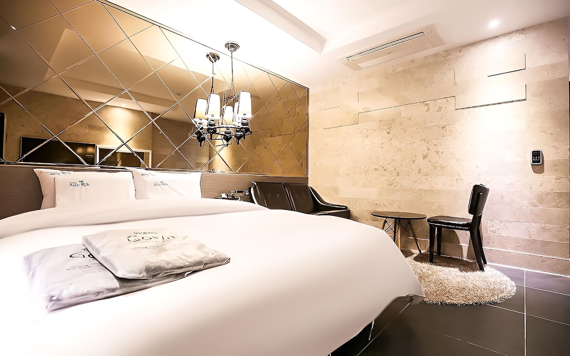 Room (Premium Movie Room (up to KRW 5000 di) - Photo 9