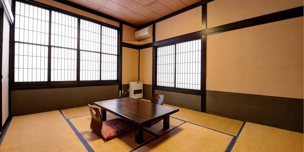 Japanese-Style Room With Shared Bathroom, Pets Alloweded - Main Building photo 3