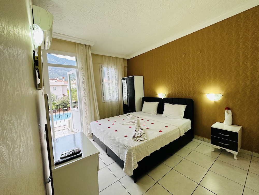 Room, 1 Double or 2 Twin Beds, Balcony