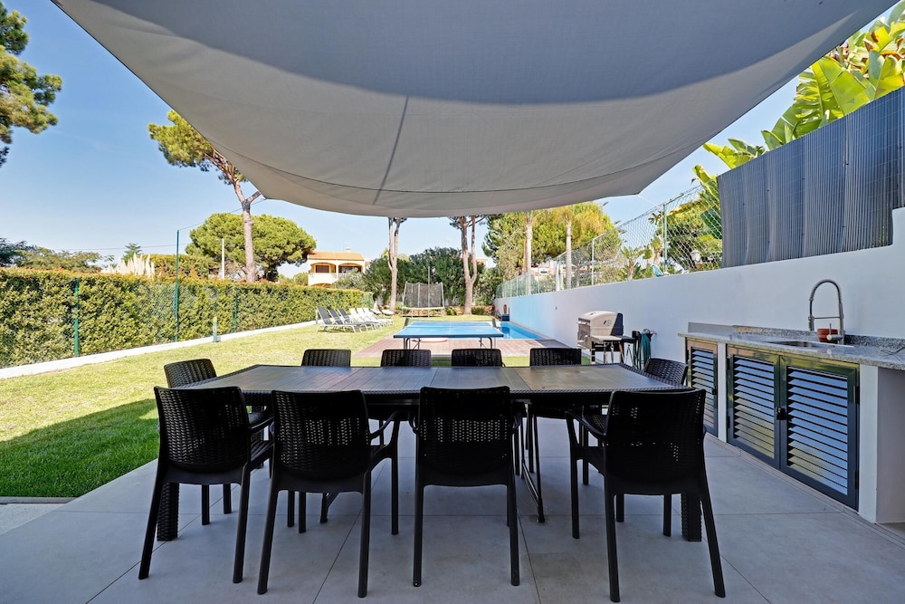 Villa photo 2
