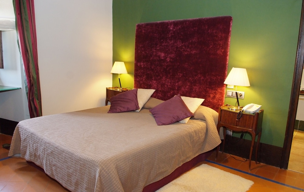 Standard Double Room - Photo 2