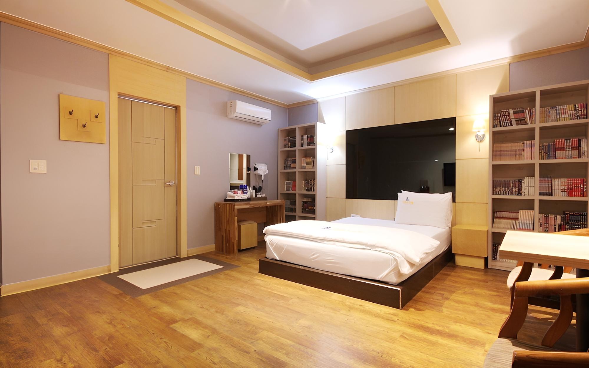 Room (Special Room C (Netflix Available)) photo 2