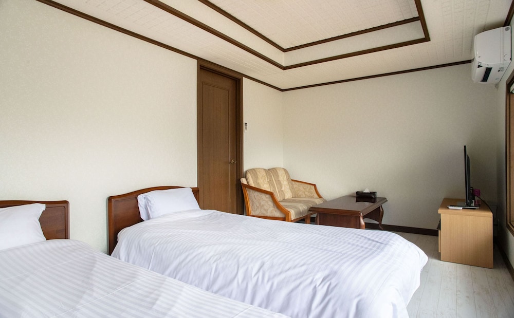 Standard Room (2F) photo 1