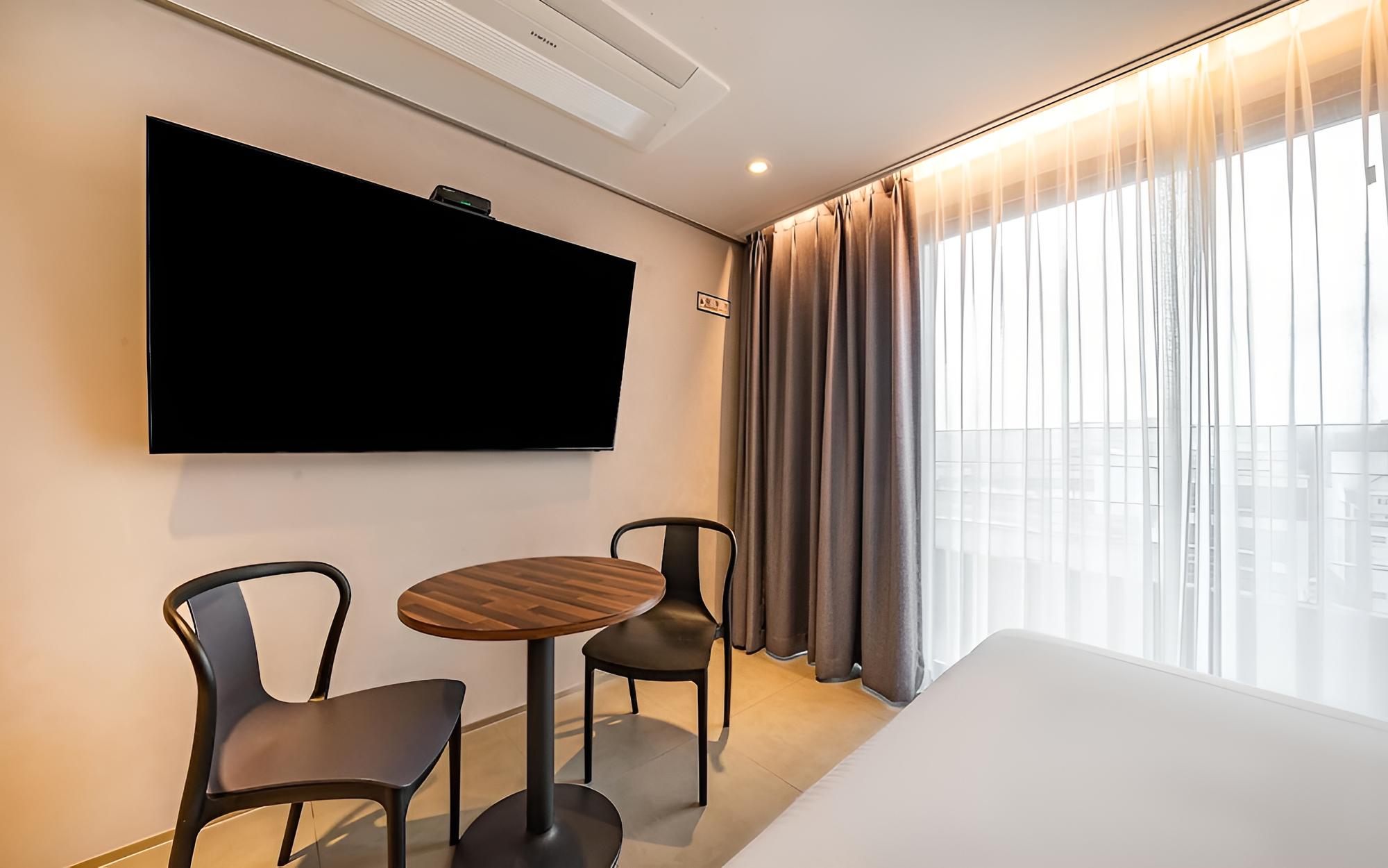 Room (Deluxe A (Balcony Breakfast Service 1) - Photo 3