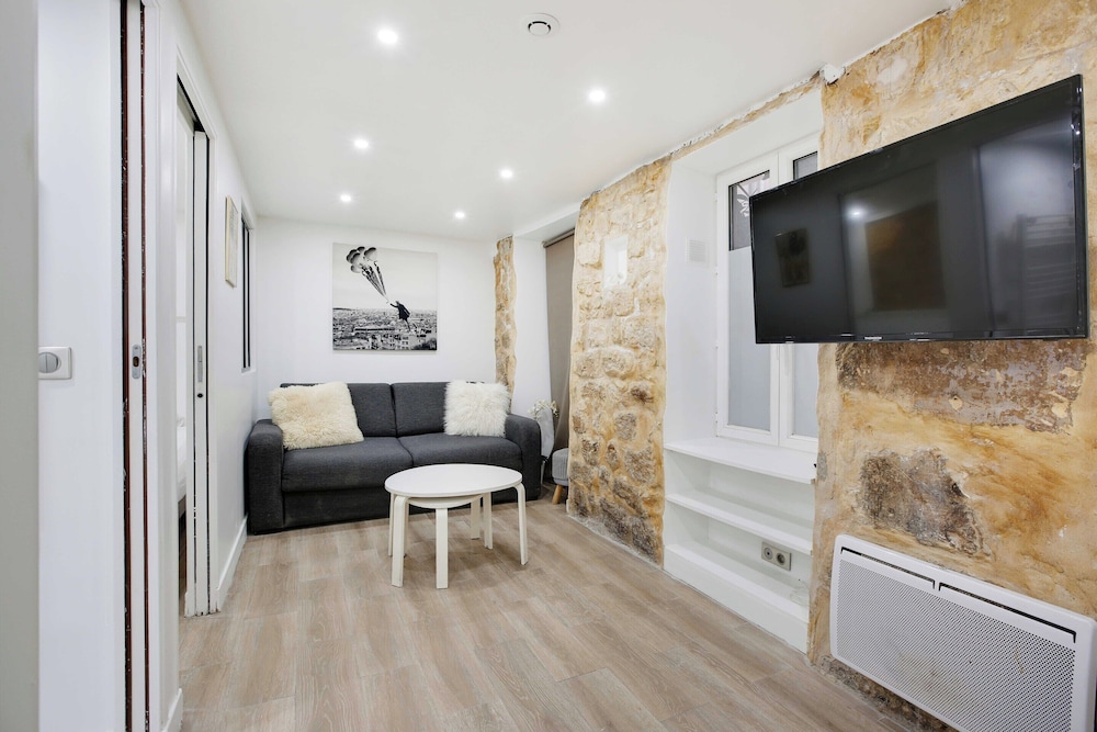 Apartment photo 1