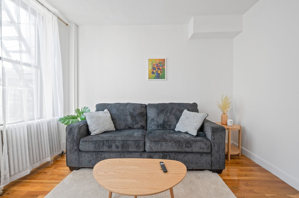 Apartment photo 1
