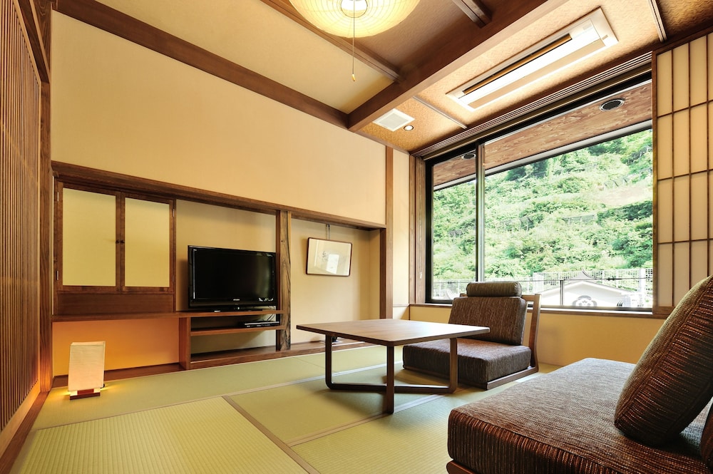 Deluxe Room with Tatami Area (Open-Air Bath)