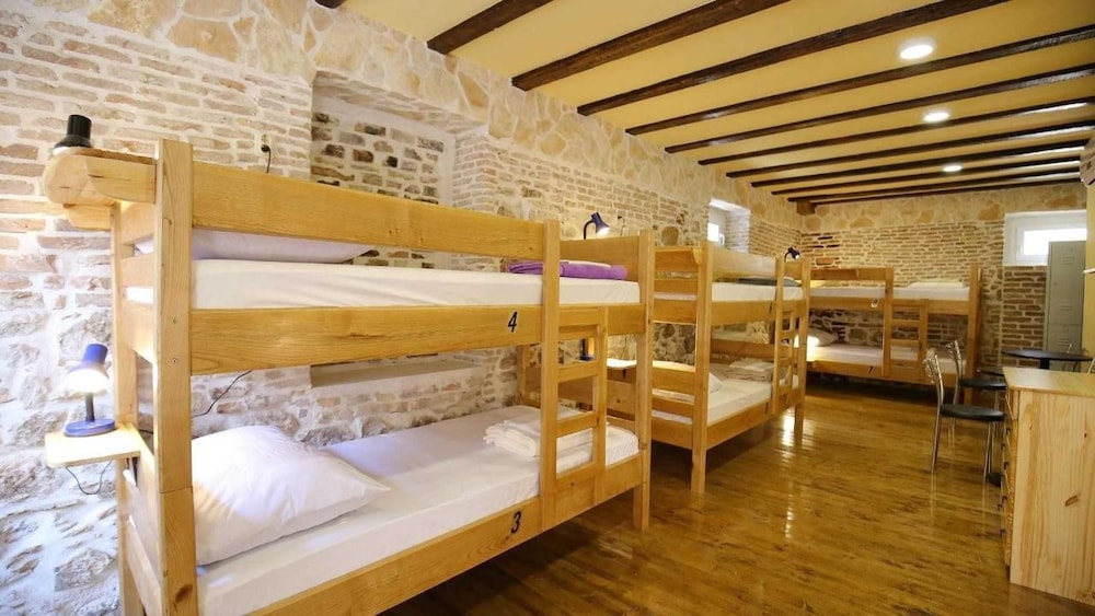 Shared Dormitory, Mixed Dorm (6 beds)