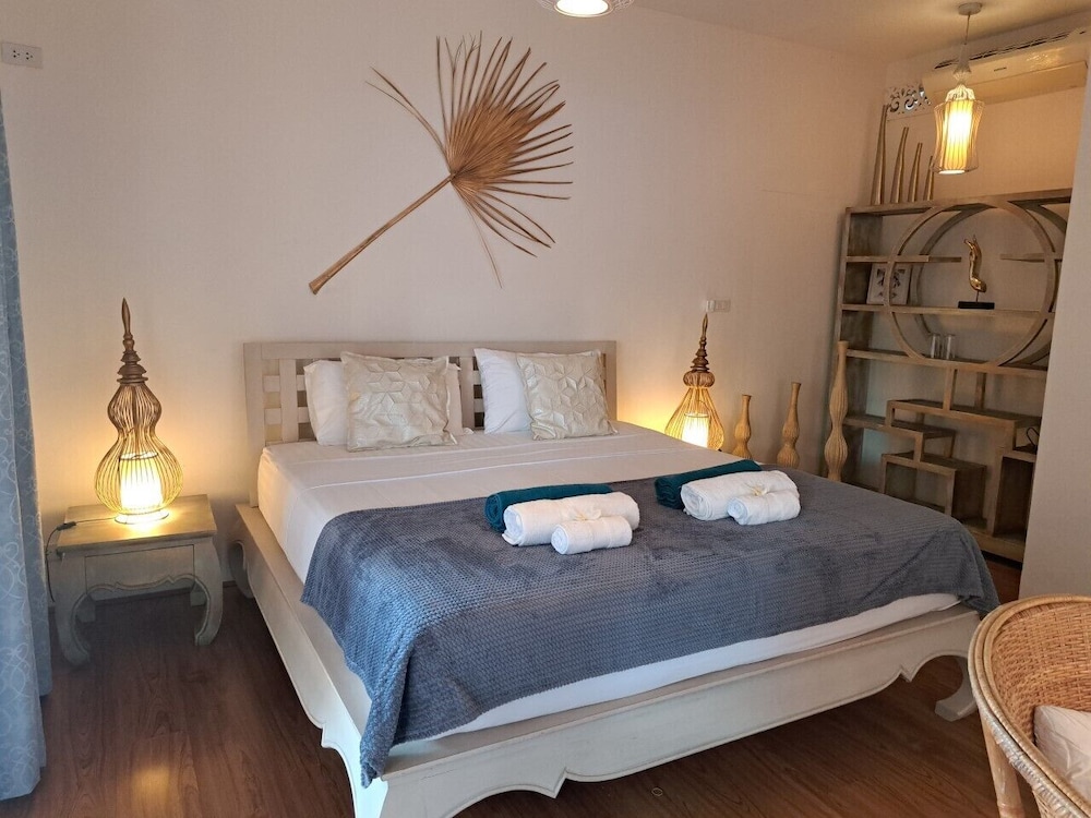 Romantic Double Room, 1 King Bed photo 1
