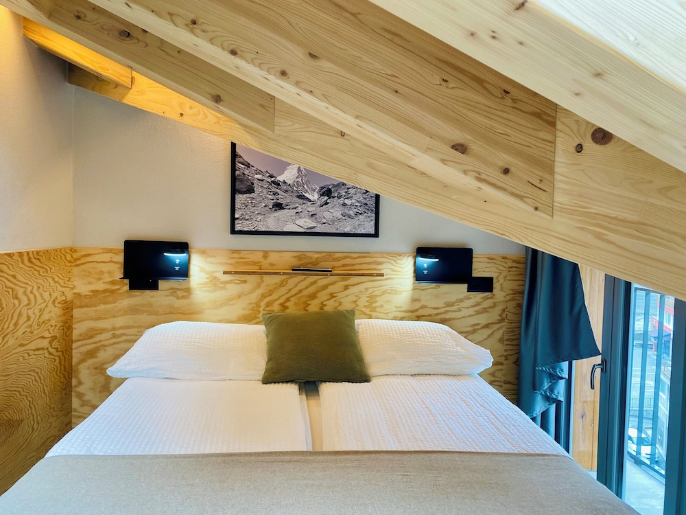 Double Room, River View