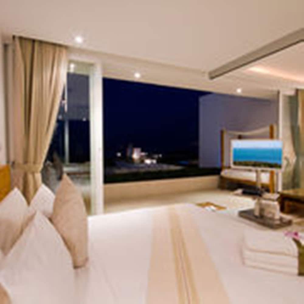 One Bedroom Terrace with Seaview - Photo 4
