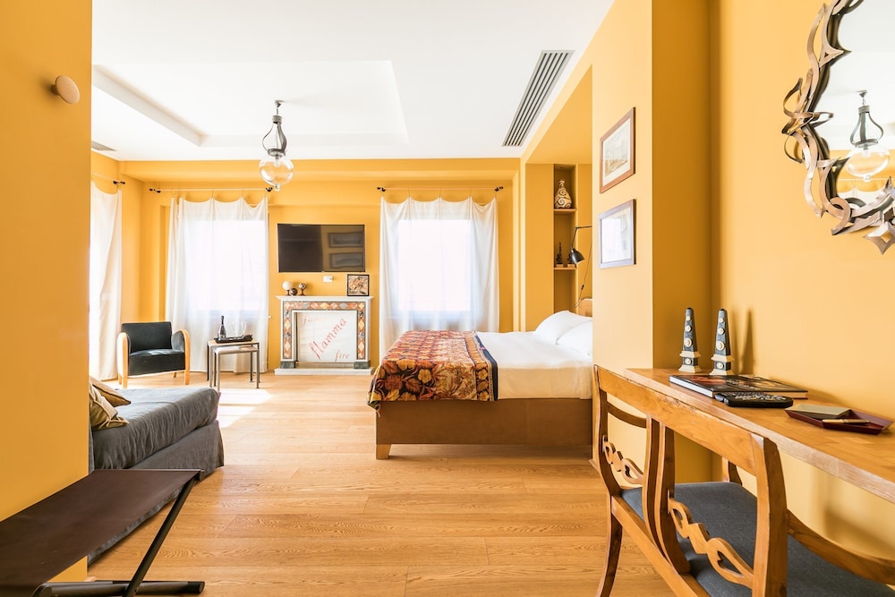 Panoramic Suite, 1 King Bed with Sofa bed, Terrace, City View photo 2