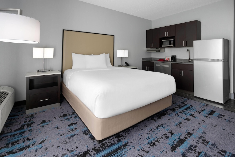 Room, 1 Queen Bed, Non Smoking - Photo 3
