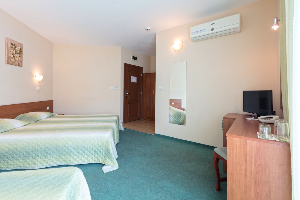 Triple Room photo 2
