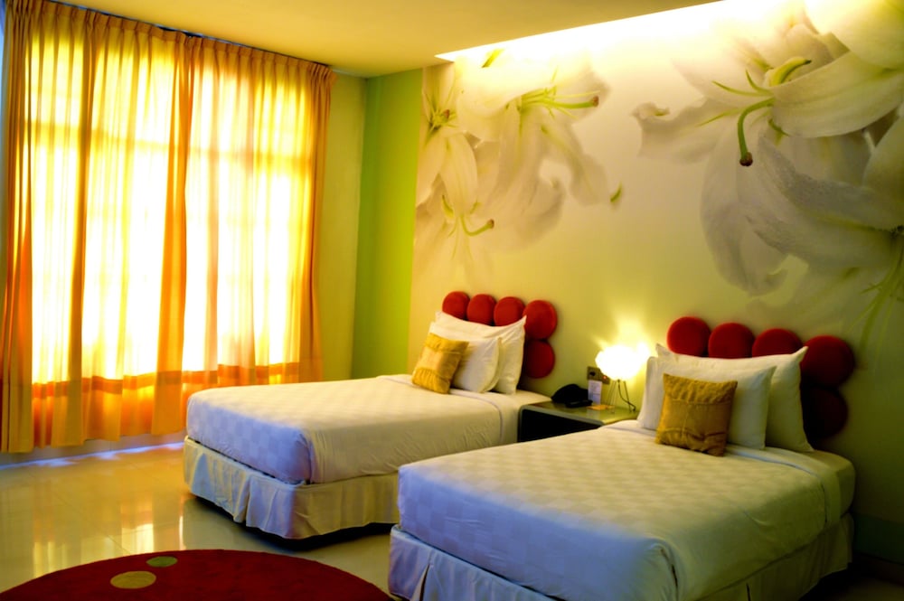 Junior Suite (Floral Suite) photo 2