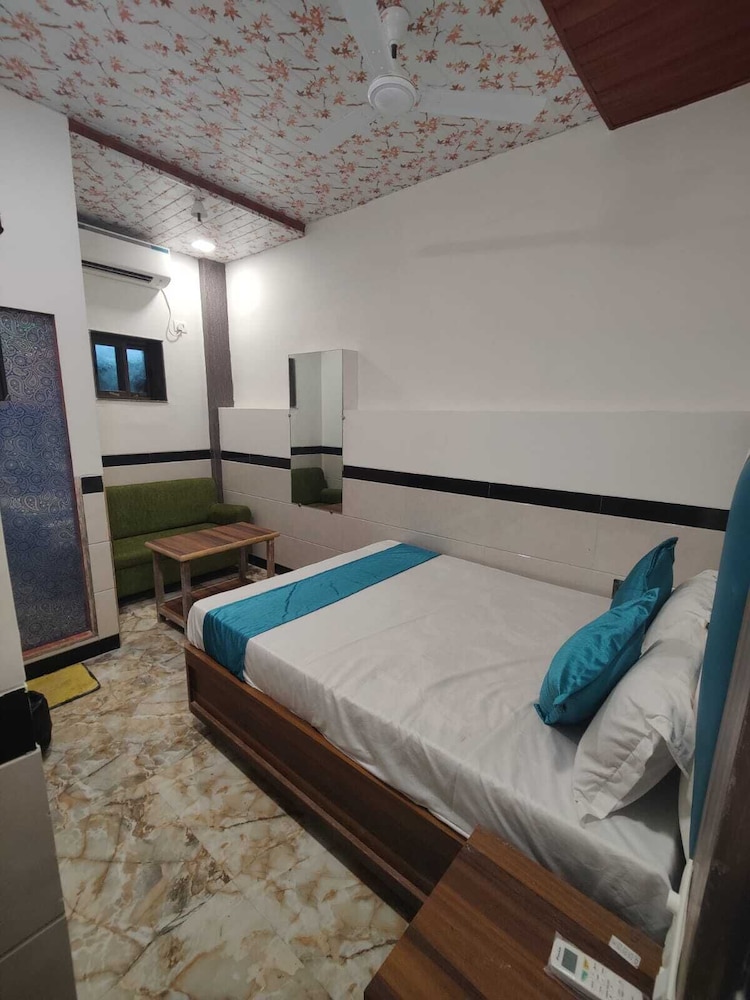 Deluxe Room - Photo 1