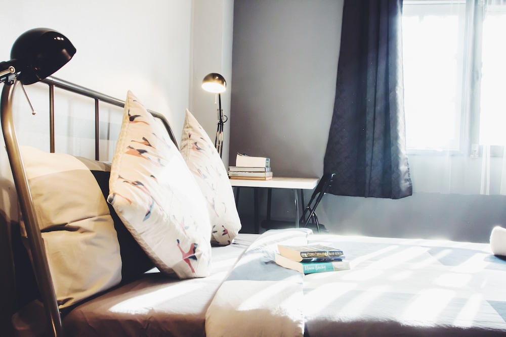 Design Loft, 1 Queen Bed with Sofa bed photo 2