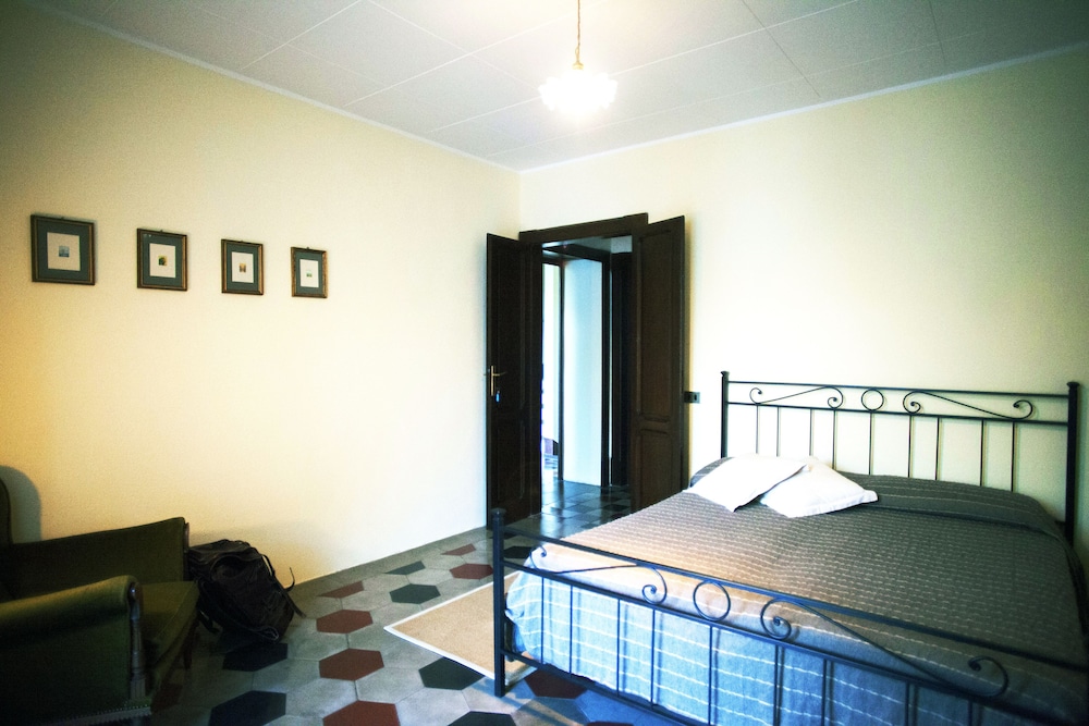Double Room, Private Bathroom (External Shared Shower) photo 1