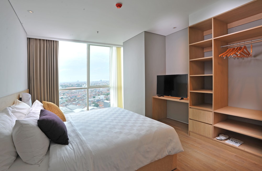 Studio, King Bed (Splendid)