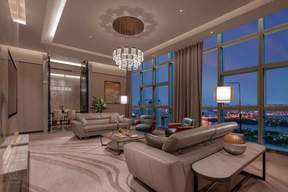 King One Bed Presidential Suite