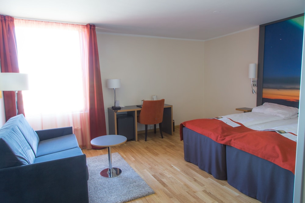 Family Room, Multiple Beds - Photo 3