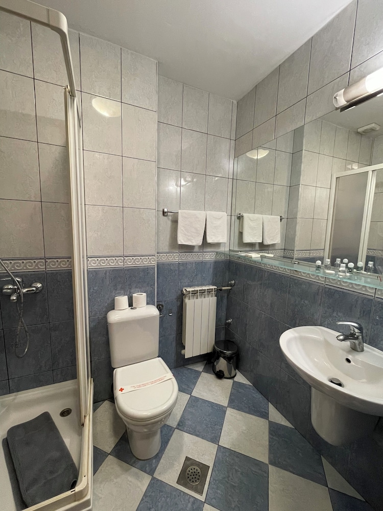 Superior Triple Room, 1 Bedroom, Accessible photo 3