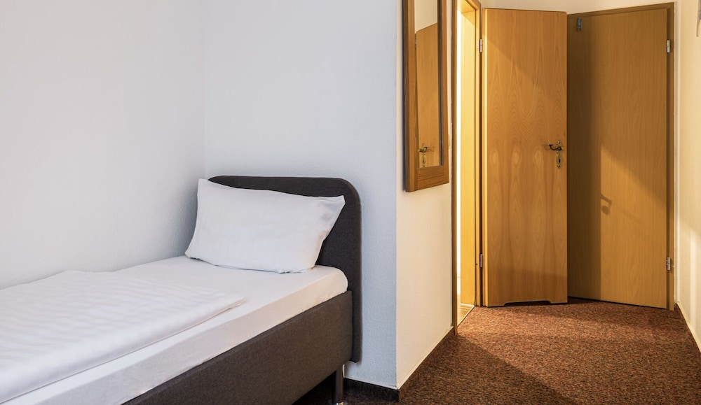 Standard Single Room photo 2