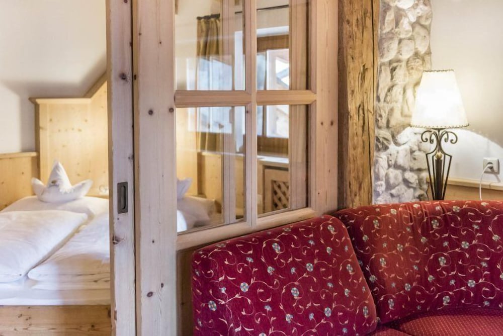 Deluxe Double Room, Balcony - Photo 2