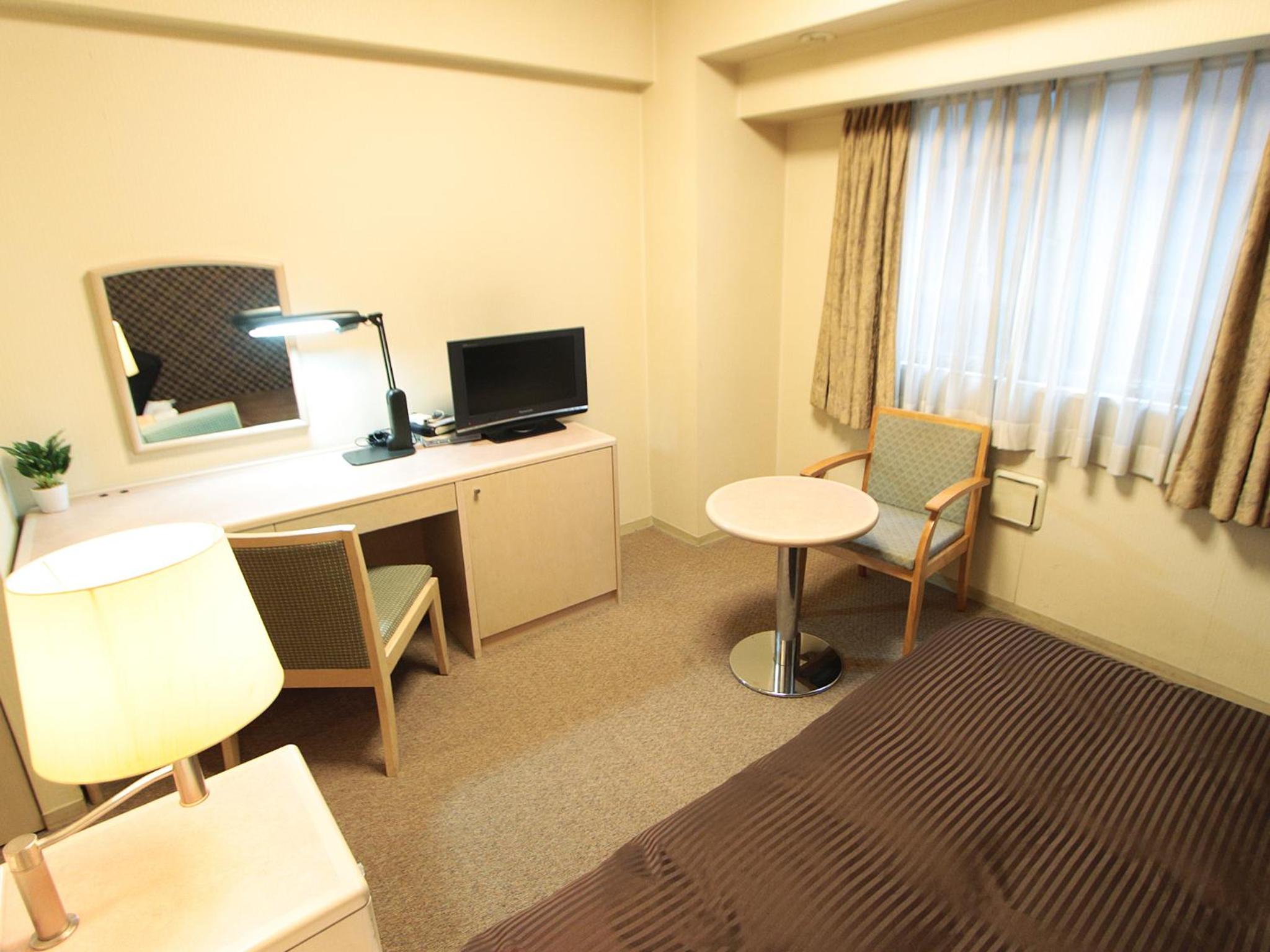 Single Room - Smoking photo 3