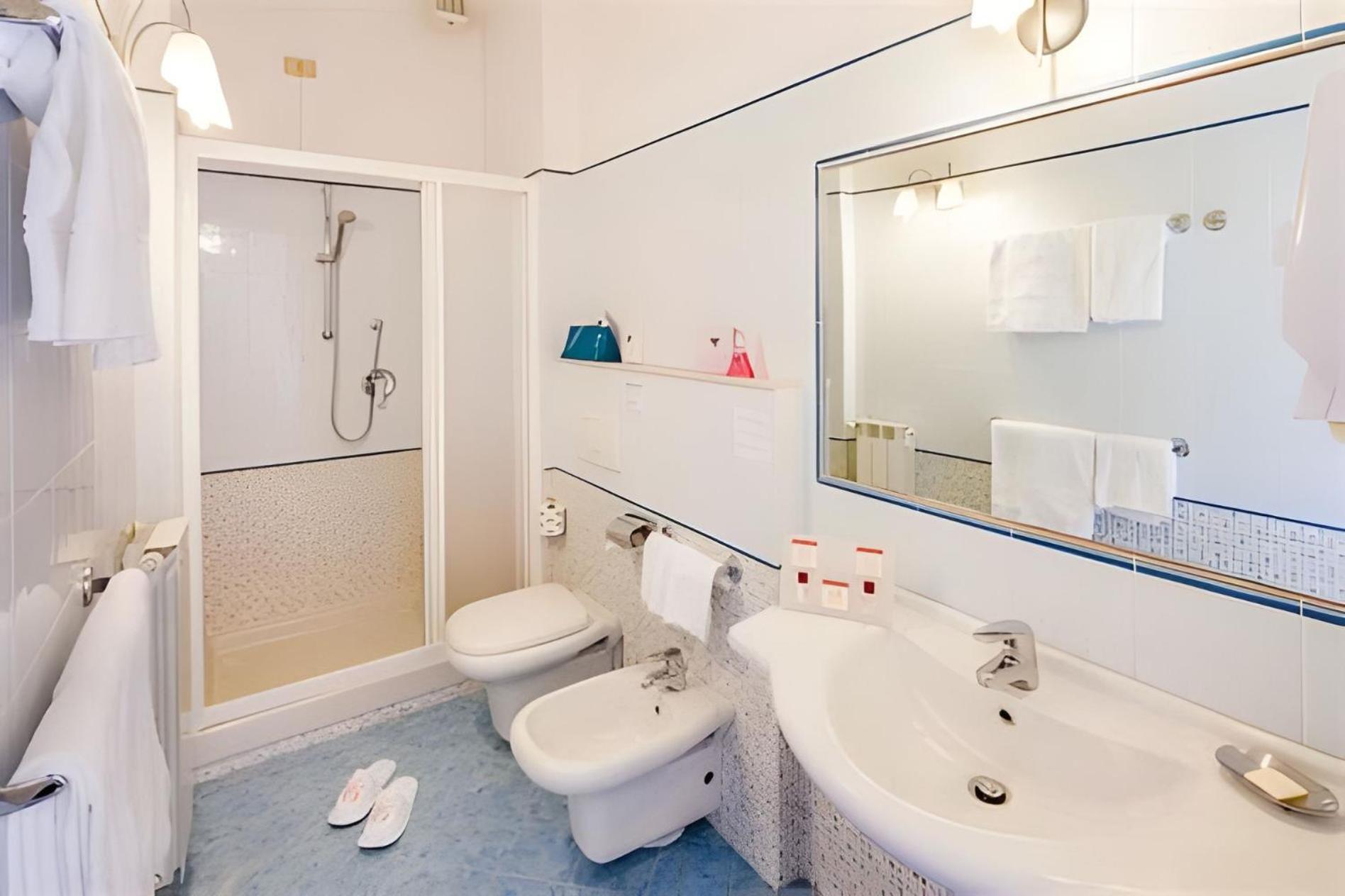 Quadruple Room with Sea View photo 3