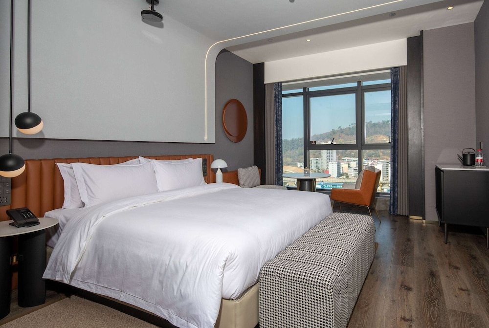 Deluxe Room, 1 King Bed, Non Smoking (Recreation) photo 1