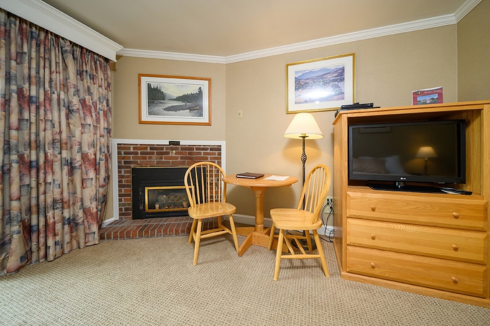 Club Double Room, 2 Double Beds (Sports Wing) - Photo 2